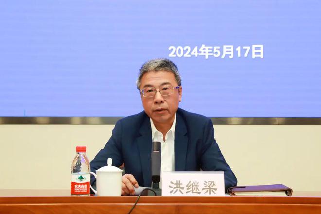 书记区长9博体育官网查防汛 黄浦区召开2024年防汛工作会议(图1)