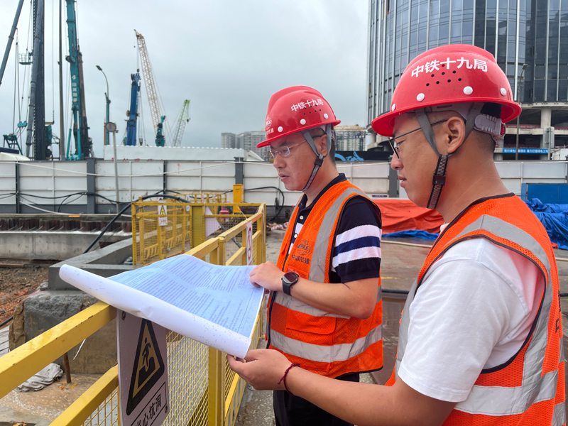 9博官网 入口奋斗凝聚前行力量——写在2024年“五一”国际劳动节之际(图4)