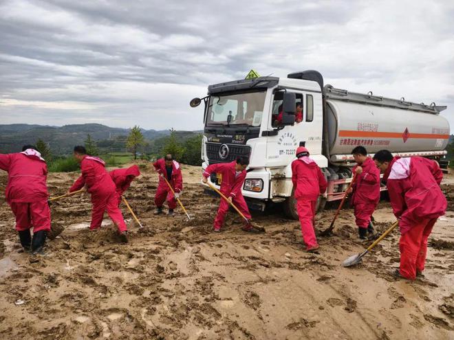 以“迅”应“汛”！采油二厂硬核守护汛期上产“主阵地”(图1)